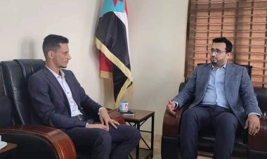رئيس الهيئة الوطنية للإعلام يلتقي مدير المركز الاعلامي لقوات العمالقة الجنوبية
