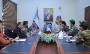 رئيس الهيئة الوطنية للإعلام الجنوبي يلتقي كادر المركز الإعلامي للقوات المسلحة الجنوبية