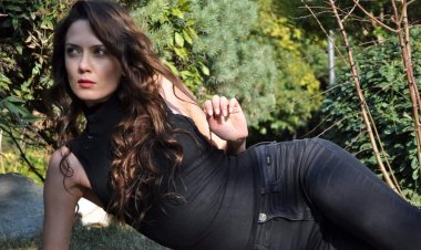 منتحرة برصاصة في الرأس.. وفاة صادمة للممثلة التركية الشهيرة ”ميرفي“