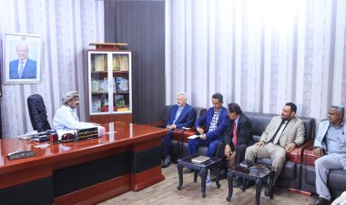 فريق هيئة رئاسة المجلس الانتقالي يلتقي محافظ محافظة شبوة لمناقشة سبل تعزيز الشراكة بين المجلس والسلطة المحلية