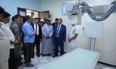 الجعري وبن عفرار يزوران مستشفى قشن ويطلعان على خدماته الصحية