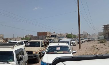 توديع مهيب لقائد مدفعية ألوية العمالقة في عدن