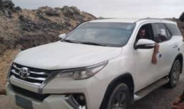 الحزام الأمني في أبين يستعيد سيارة لإحدى المنظمات بعد تعرضها لعملية تقطع بأحور