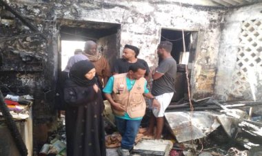 الرئيس الزبيدي يوجه لجنة الإغاثة والأعمال الإنسانية بتفقد أحوال الأسرة المنكوبة بحريق التواهي