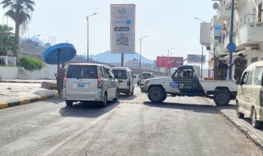 قوات الحزام الأمني قطاع كريتر تنفذ حملة أمنية كبرى لمنع التجول بالسلاح والمركبات بدون لوحات