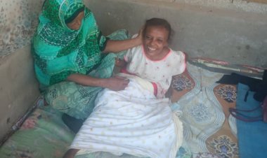 حالة إنسانية .. ارملة وبدون اي مصدر دخل تناشد أهل الخير مساعدتها في علاج ابنتها المشلولة