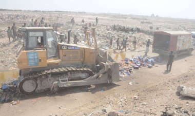 وزارة الصناعة تتلف 341 كرتون من الشراب المقلد