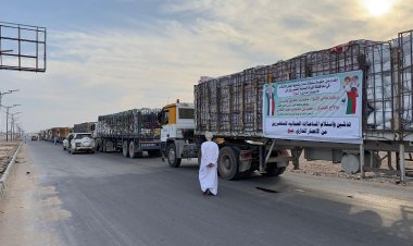 سلطنة عمان تقدم مساعدات للمتضررين من اعصار تيج بالمهرة