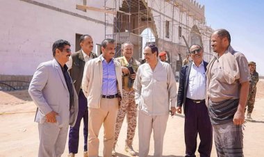 بن الوزير يتابع سير الأعمال الجارية في مشروع الحرم الجامعي الجديد لجامعة شبوة