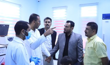 رئيس الهيئة التنفيذية لانتقالي شبوة يزور المركز الوطني للمختبرات المركزية بالمحافظة