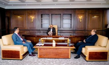 الرئيس "الزُبيدي" يلتقي السفير الليبي لدى بلادنا