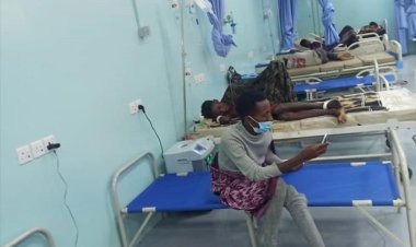 بالصور.. كبرى مستشفيات العاصمة عدن تستقبل حالات مصابة بالكوليرا