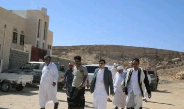 رئيس تنفيذية انتقالي المهرة يزور مديرية حات ويلتقي قيادة السلطة المحلية في المديرية