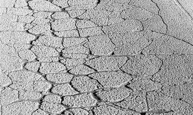 مناشدة عاجلة موجهة لوزارة الاشغال العامة وصندوق صيانة الطرق والجسور