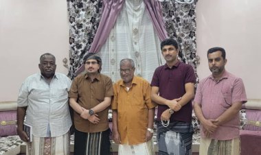 الحوشبي وبن عفرار يزورا الشخصية الإعلامية علي بن عويض الجعفري ويطمان على صحته