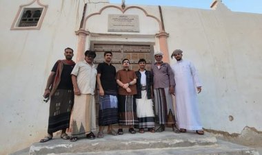 بمعية بن عفرار الدكتور الحوشبي يزور مدينة قشن ويطلع على معالمها التراثية والتاريخية