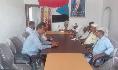 رئيس انتقالي أحور يلتقي بمدير مكتب الشباب والرياضة ورؤساء الأندية الرياضية بالمديرية