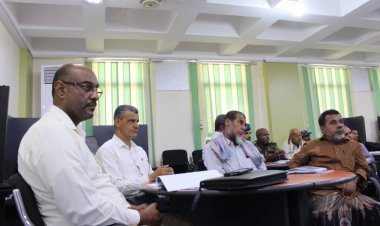 الوكيل المساعد باضاوي والمدير العام للإدارة العامة لبحوث التنمية يدشنان برنامج ( إدارة المخاطر والكوارث ) بمدينة المكلا