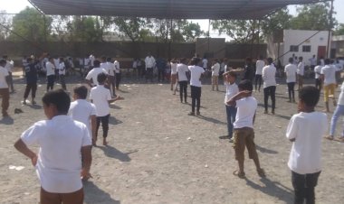 رئيس انتقالي زنجبار يتفقد بروفات الحفل الكرنفالي الطلابي بمناسبة العيد 30 نوفمبر