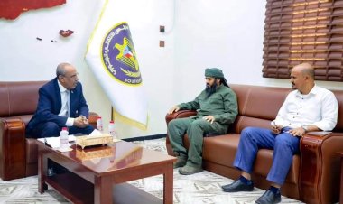 خلال لقائه بالعميد الوالي..  رئيس الجمعية الوطنية يشيد بالأداء الأمني والعسكري لقوات الحزام الأمني