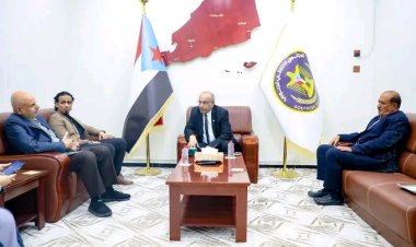 الكثيري يطّلع على آخر التحضيرات لإحياء الذكرى الـ56 للاستقلال الوطني بالعاصمة عدن