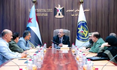 الكثيري يناقش مع المحافظ لملس والقيادات الأمنية آليات تعزيز الأداء الأمني بالعاصمة عدن