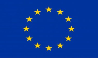 بيان تحذيري من الاتحاد الأوروبي للحوثيين بشأن الهجمات في البحر الأحمر