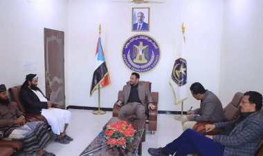 أكد على أهمية تحصيين الشباب من الأفكار المتطرفة... رئيس تنفيذية انتقالي شبوة يلتقي مدير مكتب أوقاف مديرية عتق