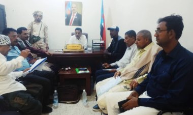 رئيس انتقالي أبين يناقش مع نائب مدير عام مكتب الزراعة بالمحافظة أهم الإشكاليات التي تعيق القطاع الزراعي وسبل معالجتها