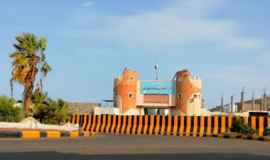 أجهزة الامن تقبض على متهم في جرائم نصب واحتيال بالعاصمة عدن