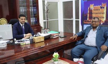 الرئيس التنفيذي لكاك بنك يستقبل رئيس التيار الوطني للتصحيح والبناء في مكتبه بالعاصمة عدن