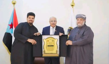 الكثيري يطّلع على نشاط مركز عدن الدولي للتحكيم وتسوية المنازعات