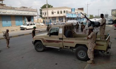 أمن لحج يلقي القبض على شخصين متهمين بمحاولة اغتيال مسؤول محلي في لحج