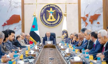 رئاسة الانتقالي تقف أمام  التصعيد الحوثي المستمر ضد خطوط الملاحة الدولية