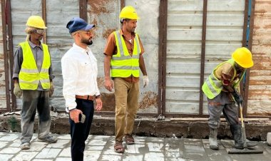 عدن.. مدير صيرة يطلع على سير عمل مشروع إعادة تأهيل ورصف شارع حسن علي بالمديرية