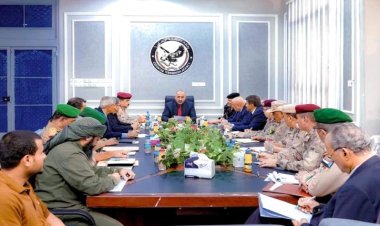 تعرف على تفاصيل اجتماع الرئيس الزُبيدي الاستثنائي باللجنة الأمنية العُليا