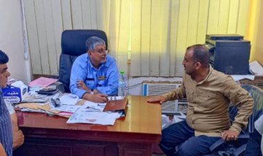 السلطة المحلية بصيرة تسلم موقع مشروع ترميم مبنى الهجرة والجوازات للجهة المنفذة