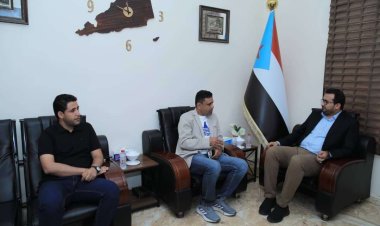 العولقي يلتقي رئيس تحرير صحيفة وموقع "يافع نيوز"