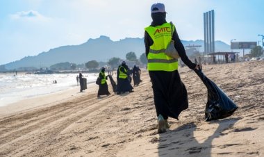 مؤسسة بازرعة تنفذ حملة لتنظيف سواحل البريقة بمشاركة 300 متطوع ومتطوعة