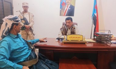 غيثان يبحث مع مدير عام زنجبار التعديات التي طالت منطقة القريات الزراعية