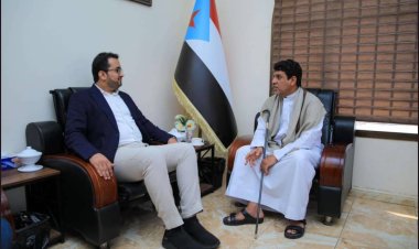 رئيس الهيئة الوطنية للإعلام الجنوبي يلتقي الشيخ راجح باكريت