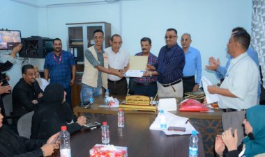 مدير التواهي يكرم عدد من المنظمات ورجال الاعمال تقديراً لجهودهم في دعم القطاع الصحي بالمديرية