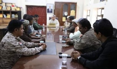 الثقلي يدعو لتكامل الجهود لتسهيل حركة المسافرين بمطار سقطرى