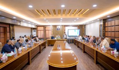 لملس يرأس اجتماعا لمناقشة سير عمل مكتب الضرائب وفروعه بعد الربط الإلكتروني