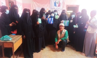 أبين: مؤسسة البركة للتنمية تدشن مشروع الدورة التدريبية في مجال صناعة المنظفات المنزلية والصابون