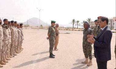 اللواء البحسني يطلع على مستوى التدريبات للكتيبة المستجدة باللواء الأول حرس رئاسي