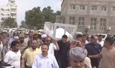 بحضور شعبي غفير.. تشييع جثمان الشهيد محمد المرهبي في عدن