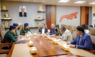 محافظ عدن يبحث معالجات أزمة الهجرة غير الشرعية