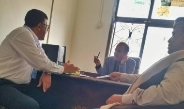 وزير الصحة العامة والسكان يلتقي مدير عام مديرية المحفد ويطلع على وضع مستشفى المديرية