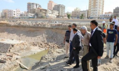 محافظ حضرموت يطلع على سير المرحلة الثانية لمشروع خور المكلا